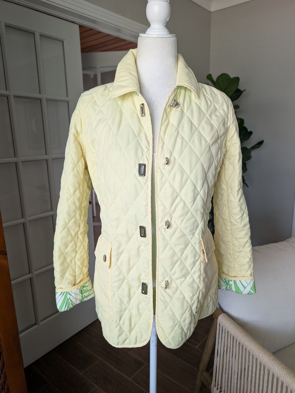 Real Clothes Saks Fifth Ave Reversalable Pale Yellow Quilted Jacket 6